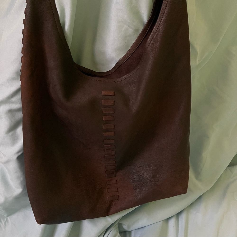 Leather shoulder bag